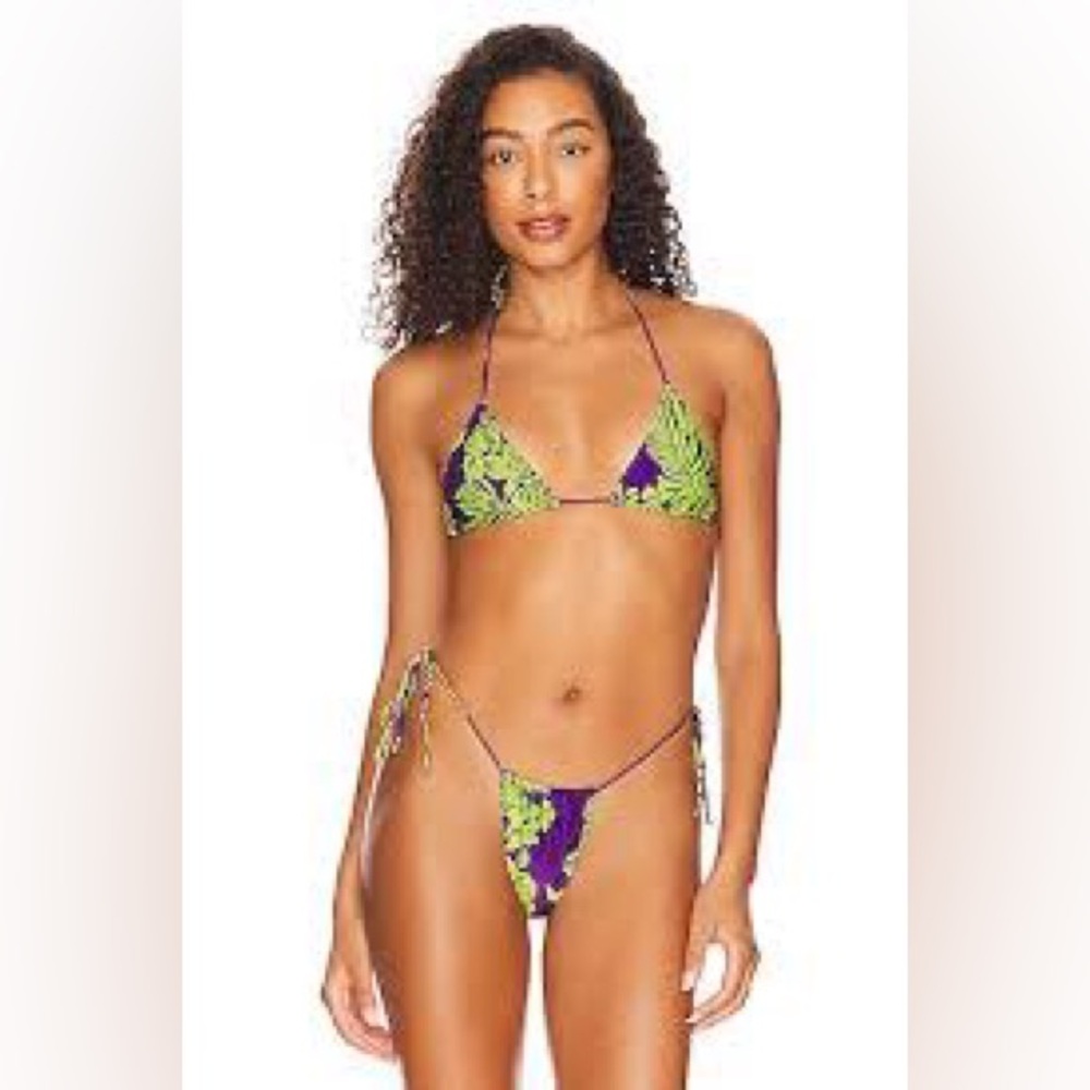 Triangle Bikini Set in Purple & Green
🟣MELISSA SIMONE🟣